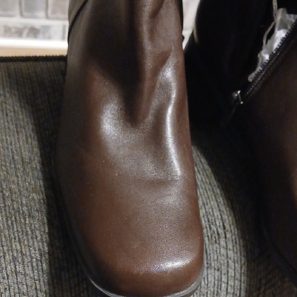St. John's Bay Dark Brown Ankle Boots - Picture 7 of 10